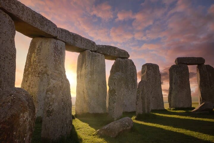 Private Day Tour from Bath to Stonehenge and Avebury — Guided Day Trip from Bath photo 3
