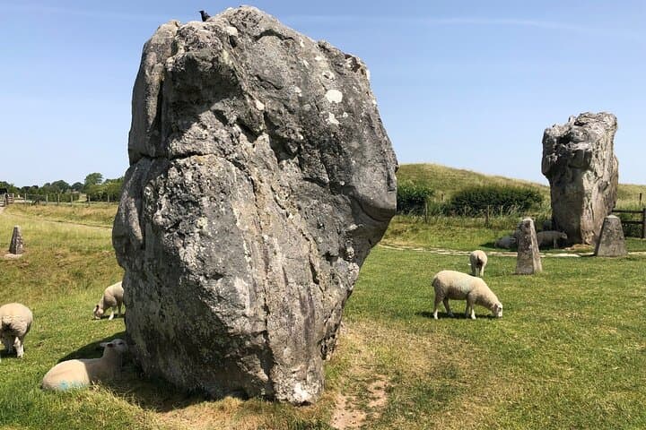 Private Day Tour from Bath to Stonehenge and Avebury — Guided Day Trip from Bath