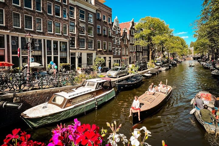 Humans of Amsterdam: Meet Locals on a 4-Hour Cultural Walking Tour photo 5