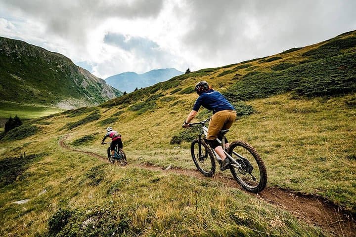 E‑Mountain Bike Tour in Garmisch‑Partenkirchen — 700–1000m Alpine Ascent