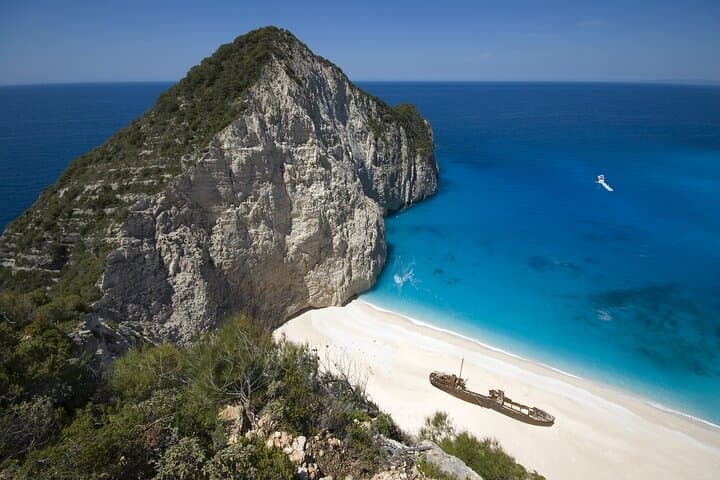 Fast Boat to Shipwreck Bay: Half-Day Navagio & Blue Caves Cruise