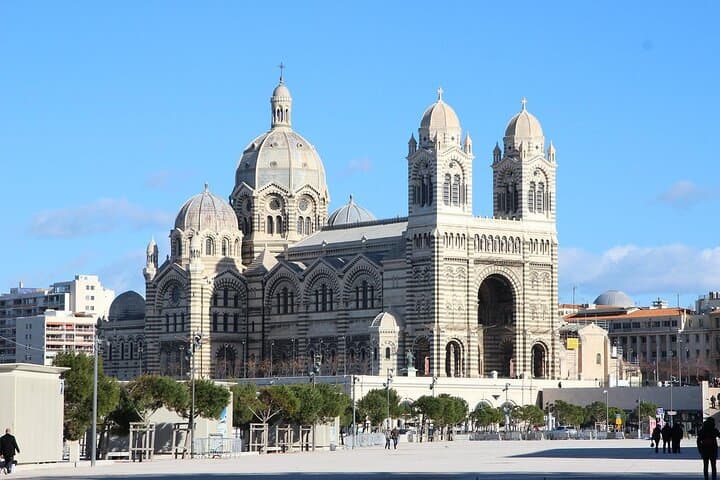 Marseille Highlights Walking Tour: Notre-Dame de la Garde, Le Panier & Old Port photo 3