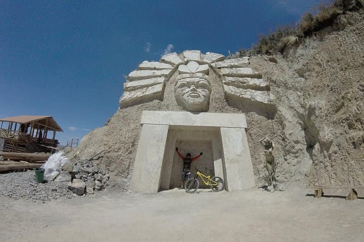 Cusco City Biking Tour: Inca Aqueducts, Llamas & Downhill City Rides photo 2