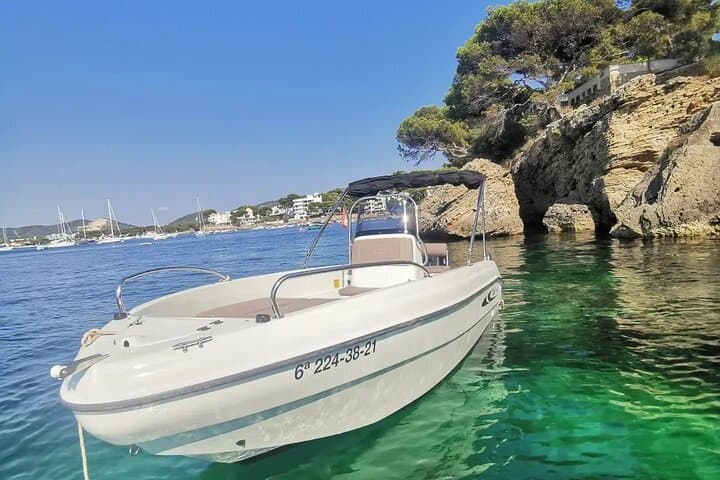 Santa Ponsa Boat Rental Without License — 2-Hour Trips to the Malgrats Islands photo 4