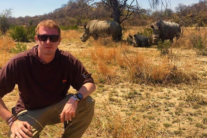 4-Day Matopos Hills Safari: Rhino Walks, Rock Art & Big Cave Camp