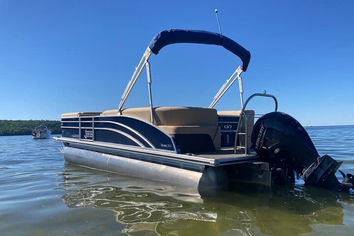 Sister Bay 23' Pontoon Rental: 3.5-Hour Cruise on Door County’s Waters
