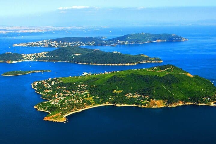 Princes Islands Day Cruise from Istanbul: Büyükada & Heybeliada with Lunch photo 2