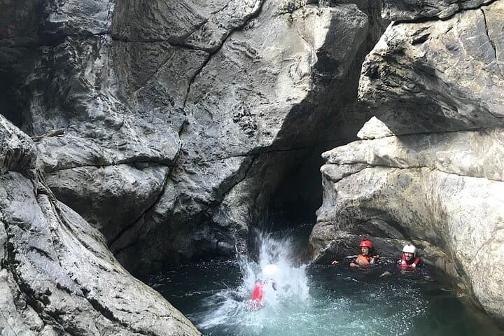 Cocciglia Gorge Canyoning: 3-Hour Guided Adventure in Tuscany photo 3