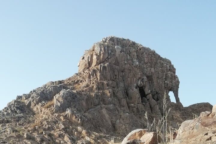 Elephant Rock & Doughia Day Tour from N'Djamena — Dandi's Riverine Rockscape
