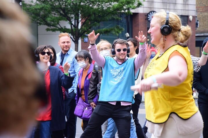 Silent Disco West End Musical Walking Tour — Sing Through London's Theatreland photo 5