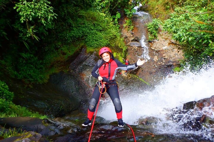 Canyoning in Bucay Cloud Forest: Private Day Trip from Guayaquil