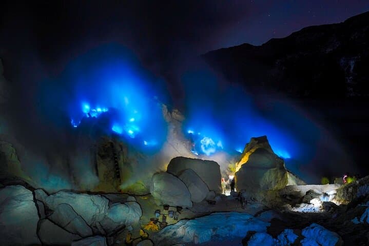 Bromo & Ijen Crater: 3-Day Sunrise, Blue Fire and Sulfur Hike from Yogyakarta photo 2