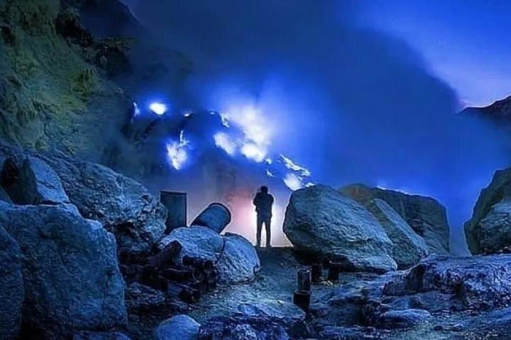 Bromo & Ijen Crater: 3-Day Sunrise, Blue Fire and Sulfur Hike from Yogyakarta photo 3