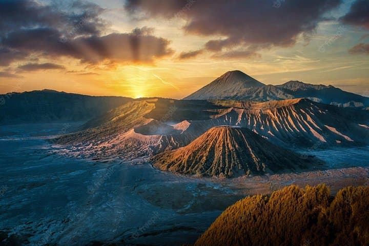 Bromo & Ijen Crater: 3-Day Sunrise, Blue Fire and Sulfur Hike from Yogyakarta photo 4
