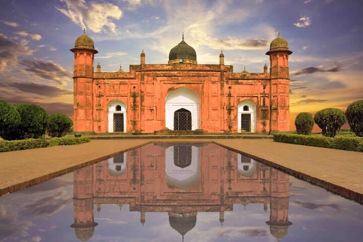 Half-Day Old Dhaka History & Heritage Private Tour — Lalbagh, Ahsan Manzil & Shaheed Minar photo 3