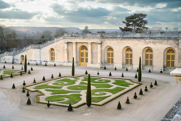 Half-Day at Versailles: Private Palace & Gardens Tour from Paris photo 3