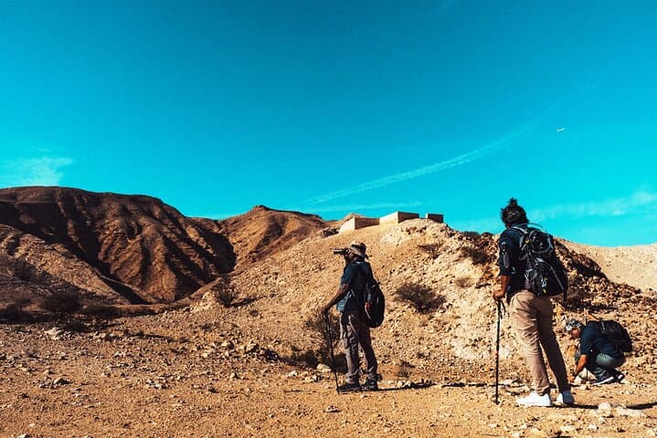 Mleiha 4x4 Trekking and Archaeology Tour from Dubai — Jebel Buhais Walk