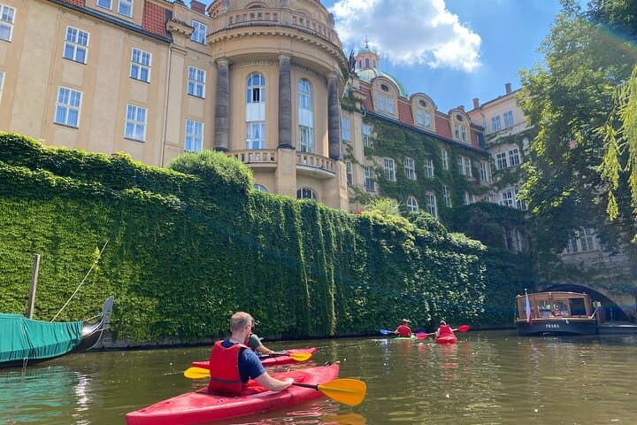 Prague Kayak Tour: 2-Hour City-Center Paddle Under Charles Bridge photo 5