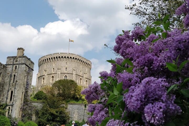 Private Guided Tour of Windsor Castle, Runnymede & Kensington Palace