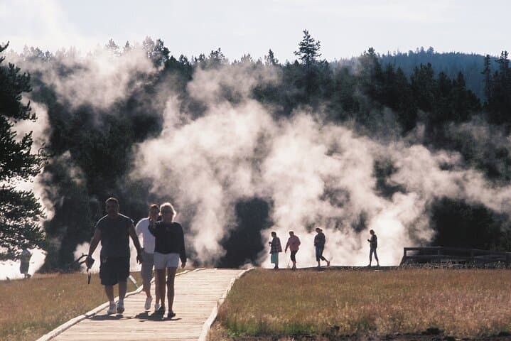Yellowstone Grand Loop: One-Day Tour of Old Faithful, Grand Prismatic & Canyon photo 4