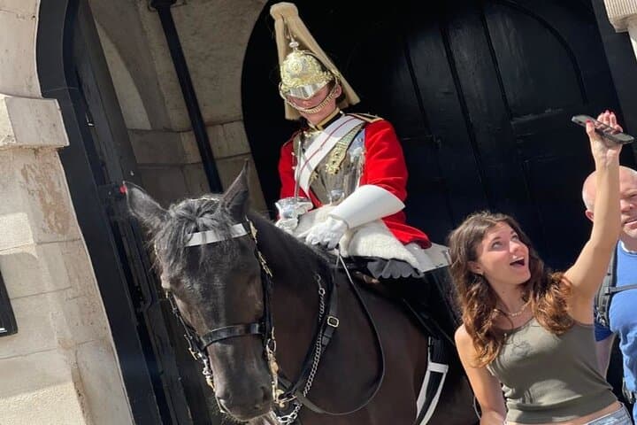 Westminster Walking Tour: Changing of the Guard & Buckingham Palace Experience photo 4