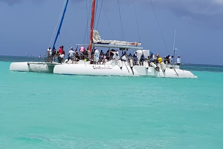 Punta Cana Party Catamaran: Snorkel, Open Bar & Natural Pool Adventure