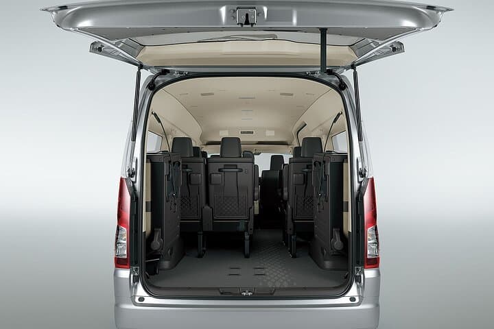 Private Auckland Airport Van Transfer — Door-to-Door Pickup and Drop-off