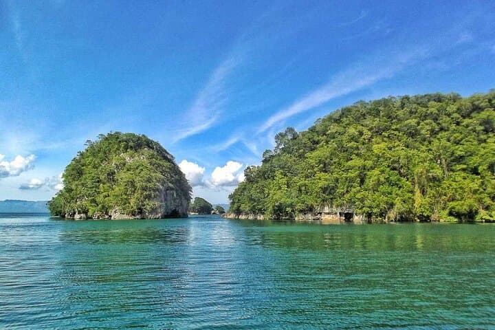 Los Haitises and Cayo Levantado Day Trip from Santo Domingo — Boat Tour to Bacardí Island photo 2