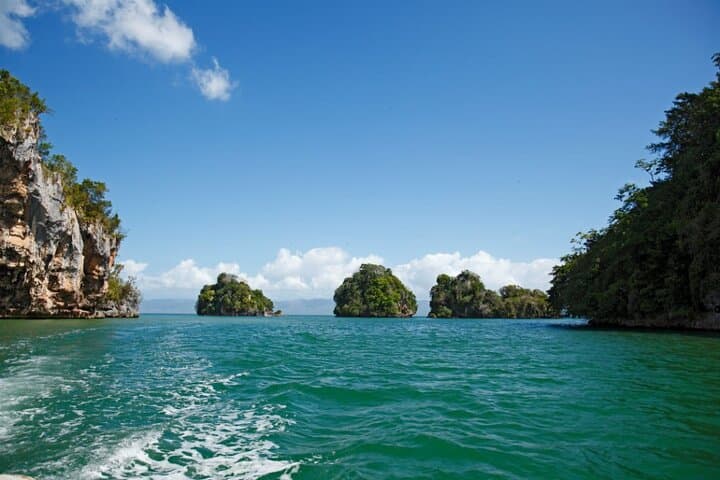 Los Haitises and Cayo Levantado Day Trip from Santo Domingo — Boat Tour to Bacardí Island photo 4