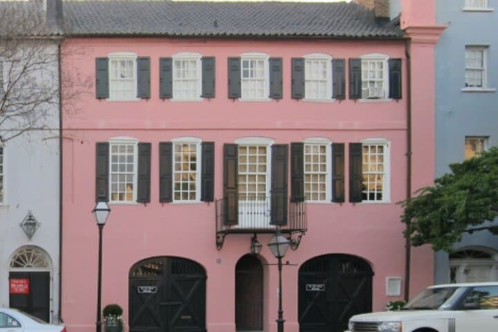 Charleston Pirates & Patriots Walking Tour — Battery to Rainbow Row photo 6
