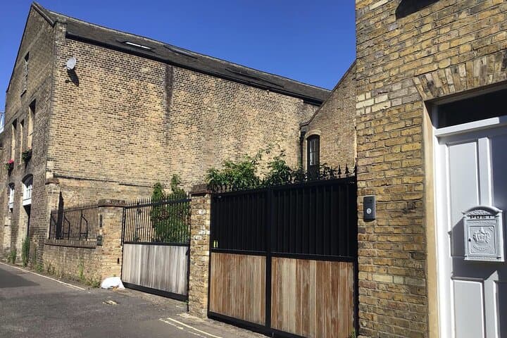 Explore Doctor Who Filming Locations: Private Walking Tour in Central London photo 3