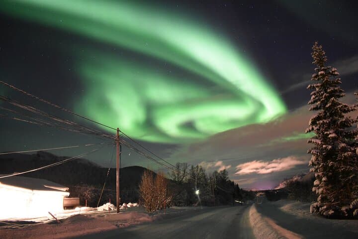 VIP Northern Lights Chase from Svolvaer — Private Beach Camp & Photo Service photo 3