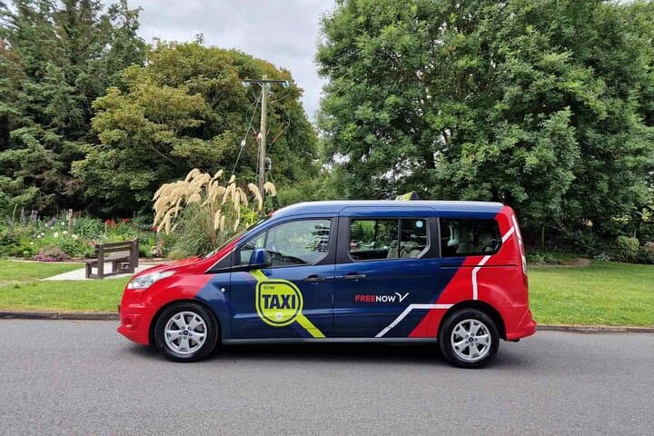 Dublin Private Transfer: Door-to-Door Airport & Custom Tours