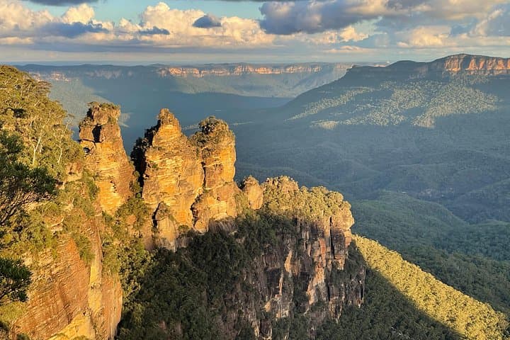 Blue Mountains Private Day Trip from Sydney — Three Sisters, Wildlife & Scenic Lookouts photo 1