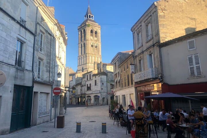 Self-Guided e-Scavenger Hunt in Cognac: Interactive City Game and Historic Walk photo 2