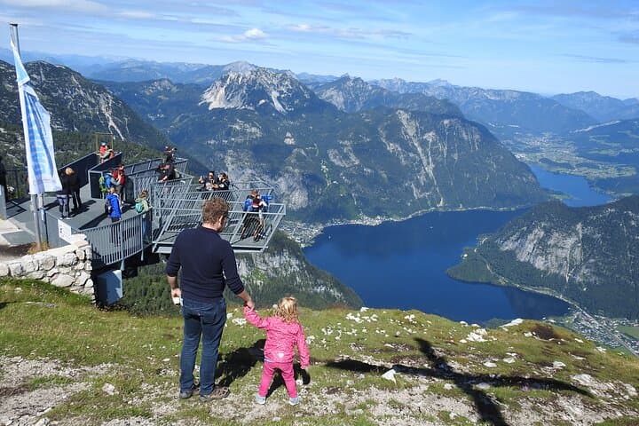 Salzburg to Hallstatt: Full-Day Minivan Tour to 5 Fingers & Salzkammergut Lakes