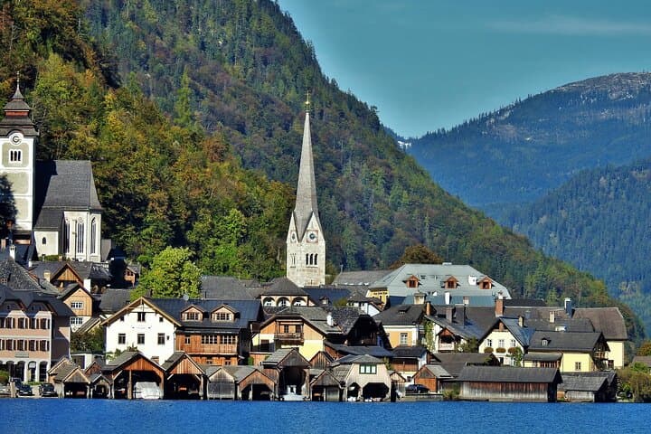 Salzburg to Hallstatt: Full-Day Minivan Tour to 5 Fingers & Salzkammergut Lakes photo 5