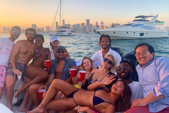 Miami Biscayne Bay Private 40ft Sea Hunter Cruise with Captain Jay photo 5