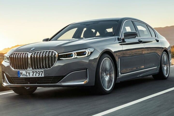 Private Chauffeur in Cardiff: 4- or 8‑Hour Custom City Drive with Carbon Offset photo 2