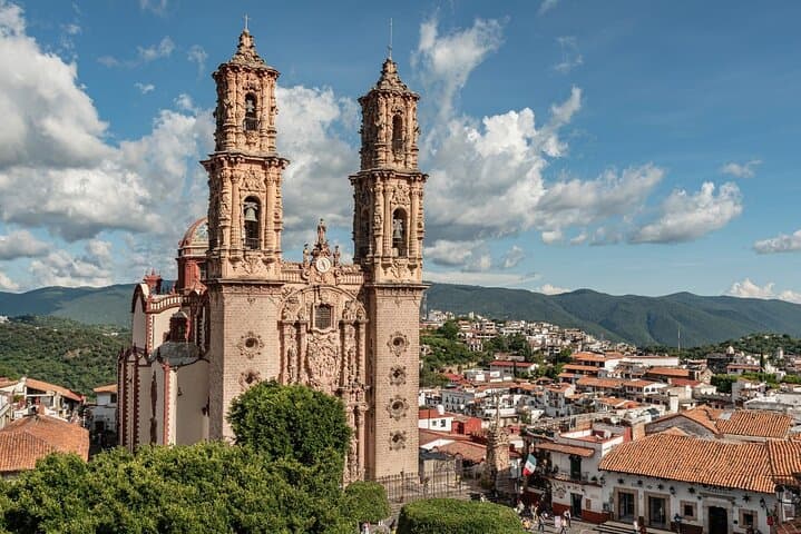 Cuernavaca and Taxco day trip from Mexico City — colonial silver town & spring city photo 2