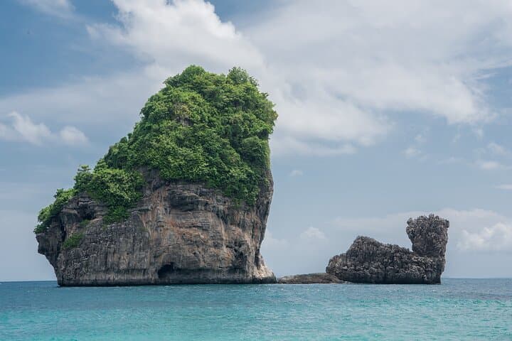 Seven Islands Sunset Speedboat Tour with Snorkeling & Bioluminescence in Krabi photo 4