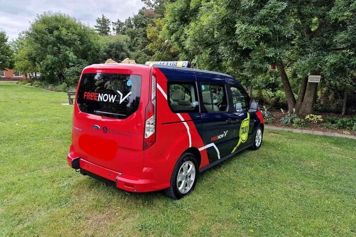 Dublin Private Transfer: Door-to-Door Airport & Custom Tours photo 4