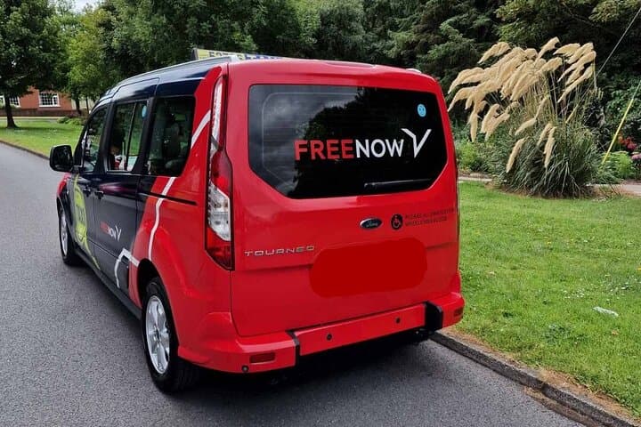 Dublin Private Transfer: Door-to-Door Airport & Custom Tours photo 6