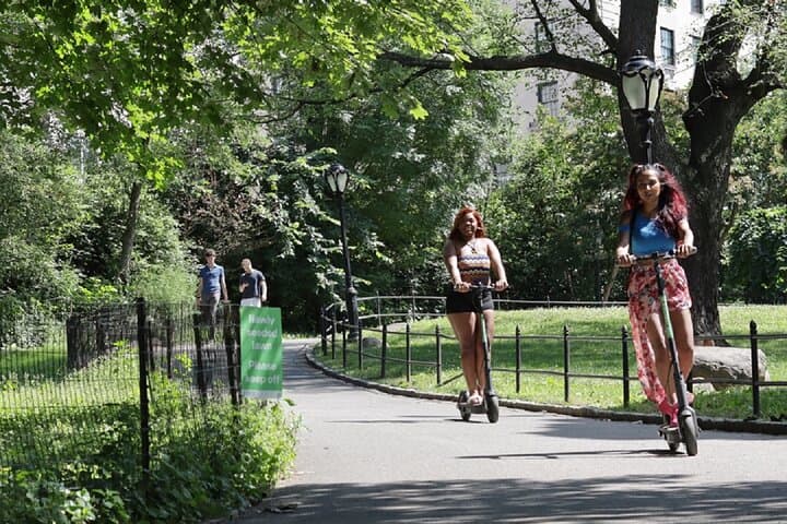 Central Park Electric Scooter Tour in Spanish — Fast-Paced Highlights & Local Tips photo 4