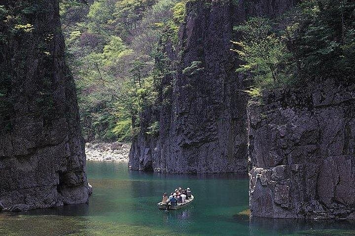 Private Sandankyo Valley Tour from Hiroshima — Boat Rides, Waterfalls & Promenade photo 3