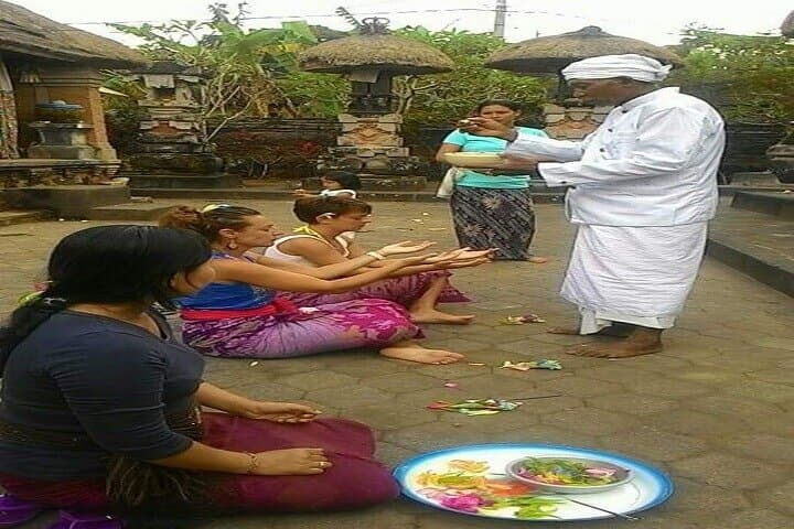 Ubud Purification Ritual Tour: Holy Spring Cleansing at Sebatu Temple photo 4