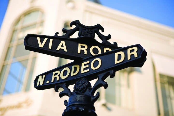 90-Min Hollywood Celebrity & Lifestyle Bus Tour — Walk of Fame to Beverly Hills photo 4