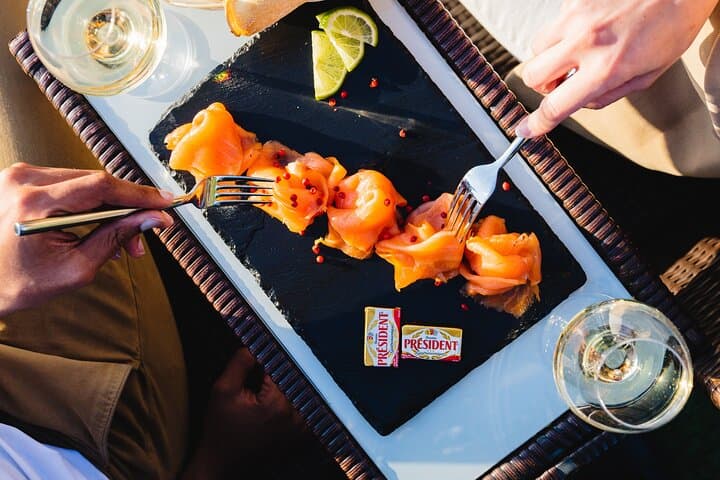 Seine Dinner Cruise with Live Singer aboard VIP Paris Yacht photo 6