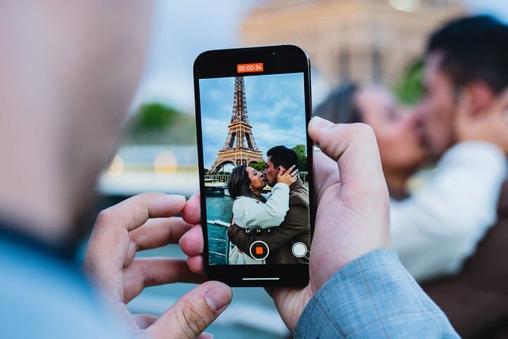 Overnight Seine Dinner Cruise & Yacht Hotel Experience in Paris