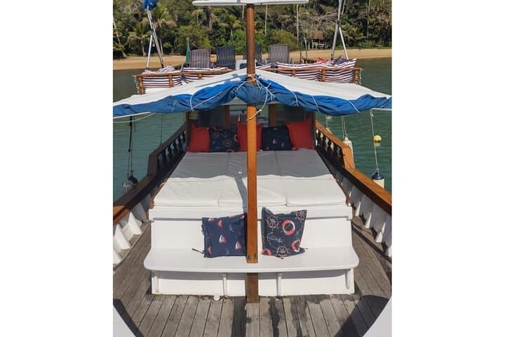 Private Boat Tour in Paraty Bay: Custom Island Hopping & Snorkeling photo 4